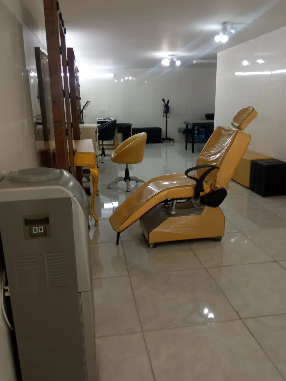 فروش وسایل سالن زیبایی|آرایشگاه و سالنهای زیبایی|سقز, |دیوار