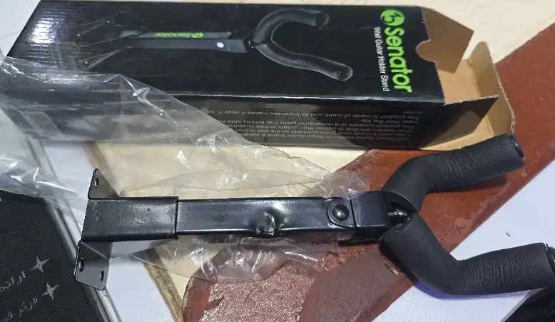 پایه دیواری گیتار سناتور|گیتار، بیس، امپلیفایر|قم, ارم|دیوار