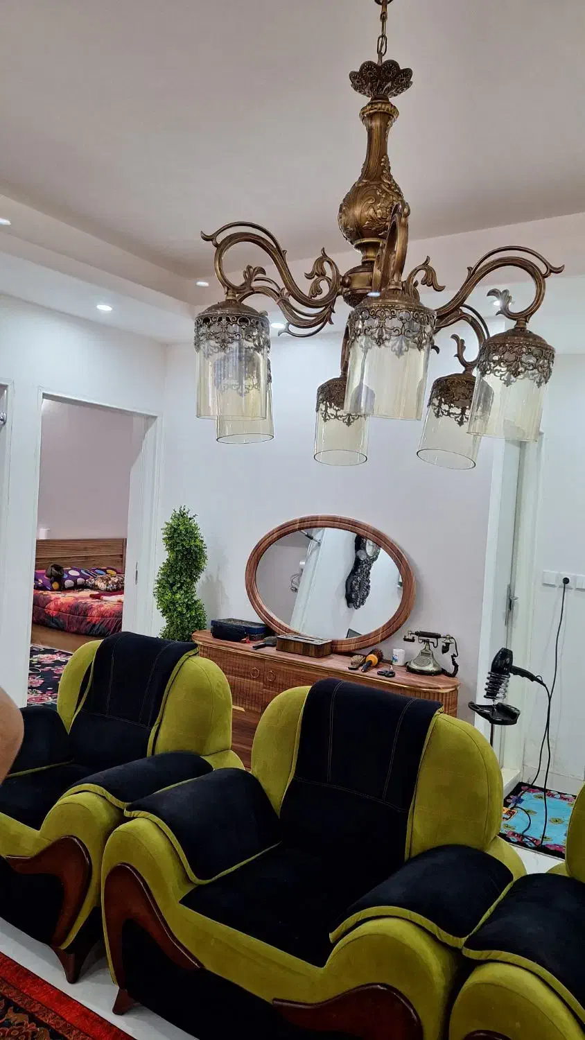 لوستر ۶ شاخه برنزی طرح گل|لوستر و چراغ آویز|اهواز, فرهنگ شهر|دیوار