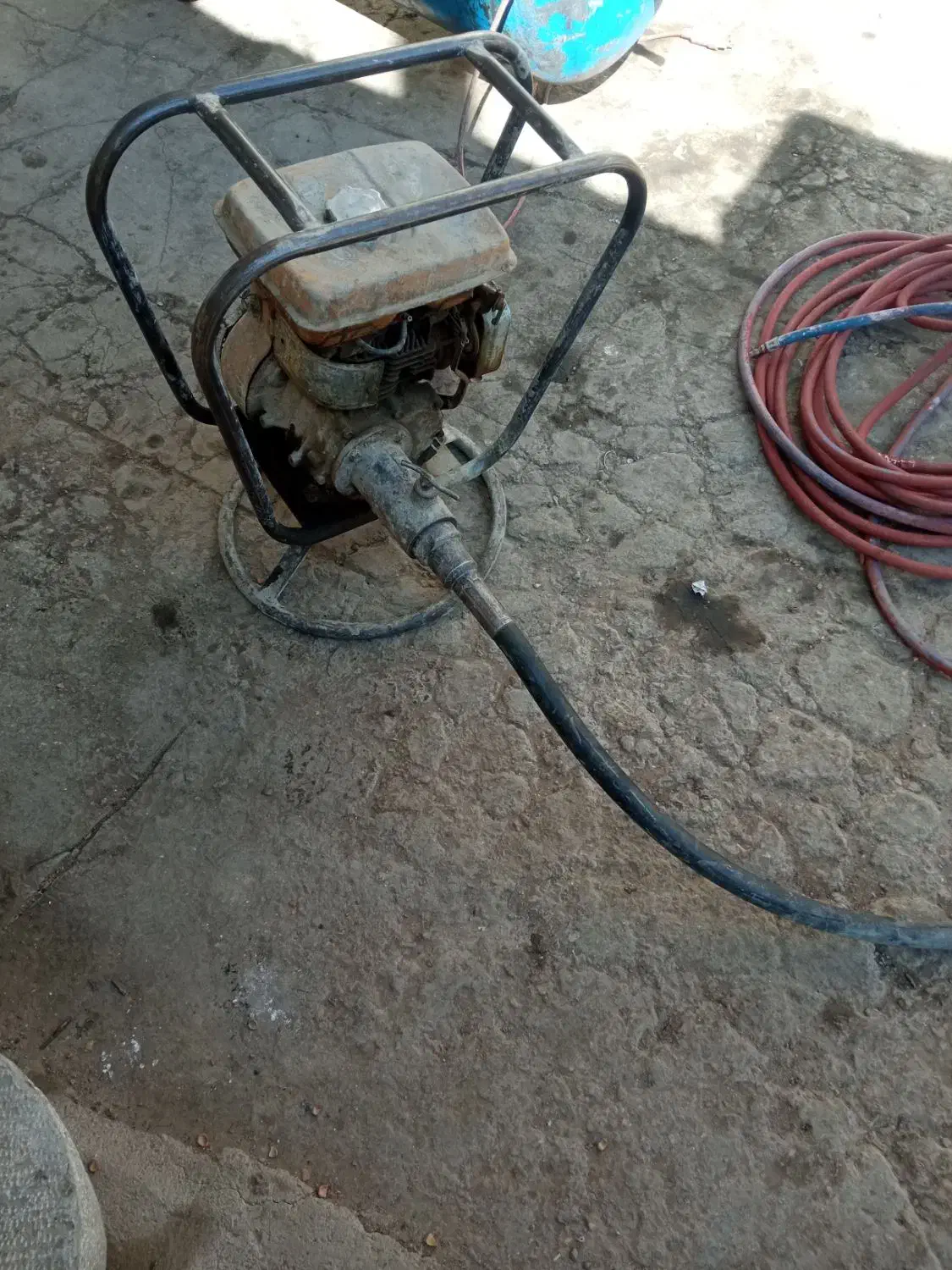 کرایه بالابر ویبره خلاطه هیلتی کمپکتور|ماشینآلات صنعتی|شهرضا, |دیوار