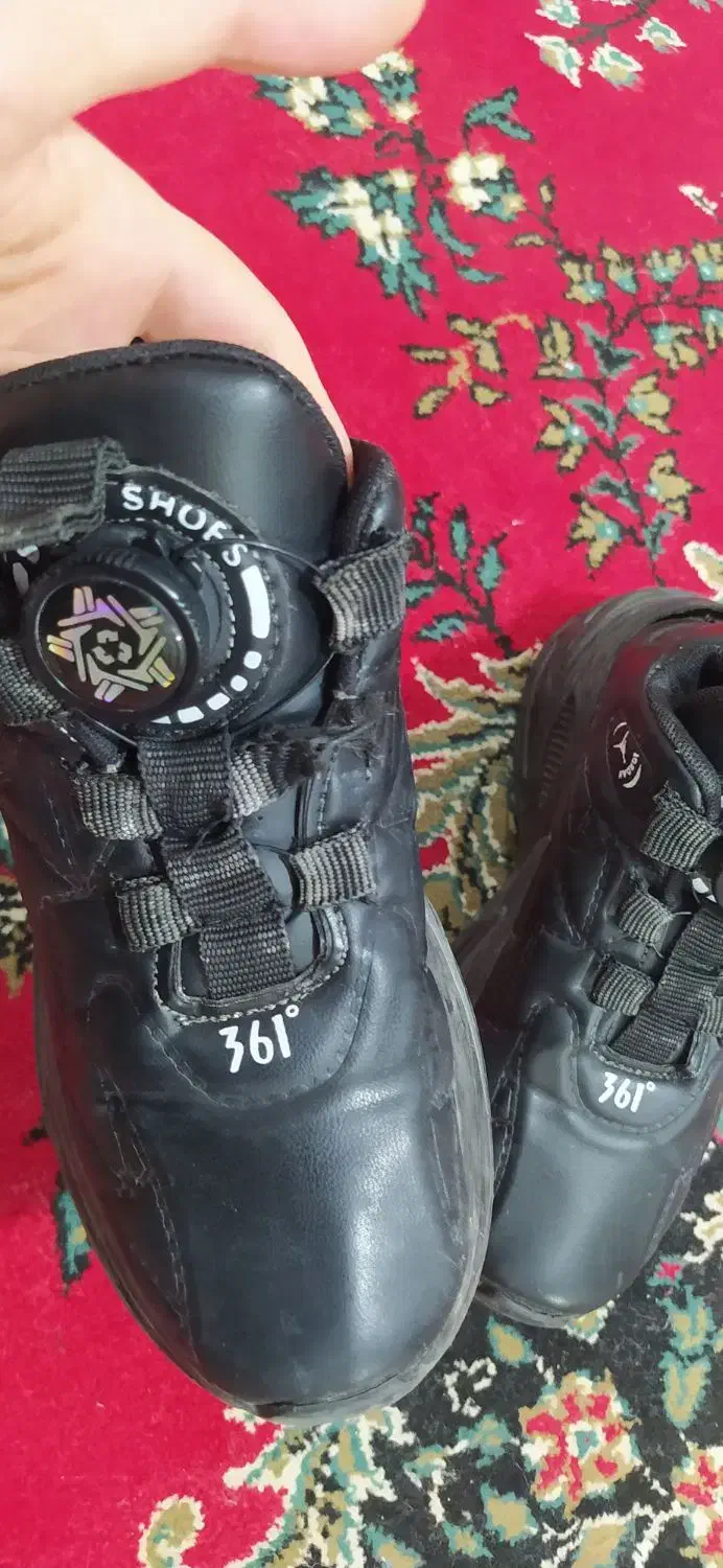 کفش بچگانه|کفش و لباس بچه|نیشابور, خط کاشمر|دیوار