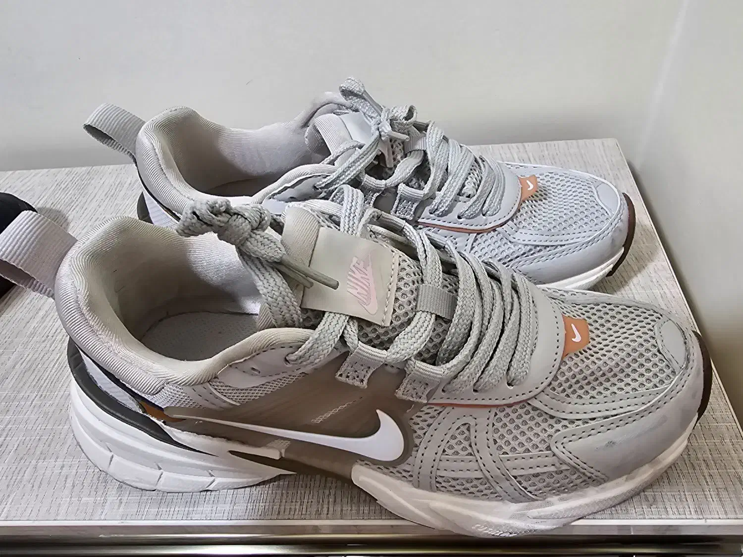 کتونی v2k کرم نسکافه ای|کیف، کفش، کمربند|ری, هاشم‌آباد|دیوار