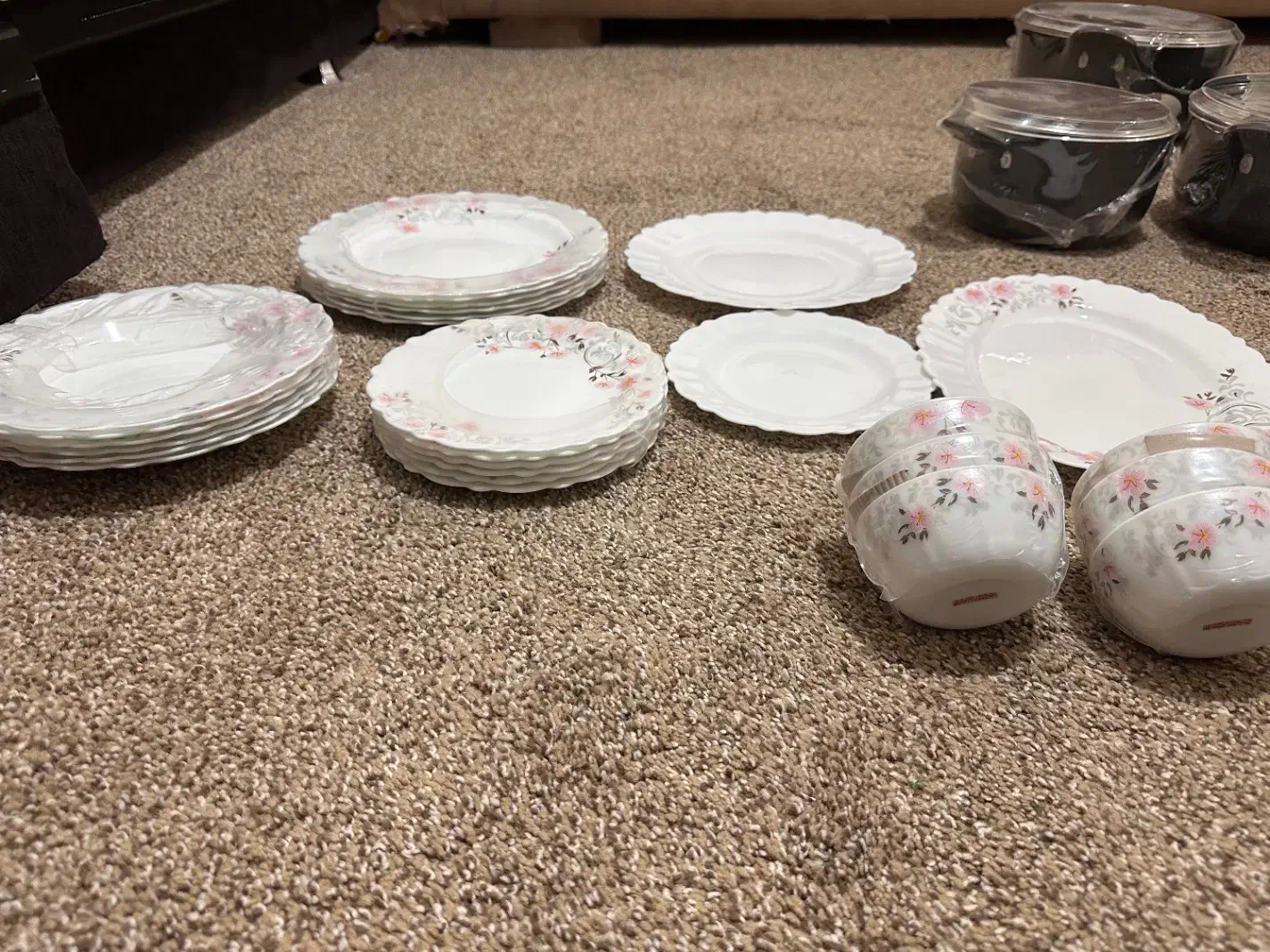 بشقاب نو  ( باز نشده)|ظروف سرو و پذیرایی|قم, شهرک مهدیه|دیوار