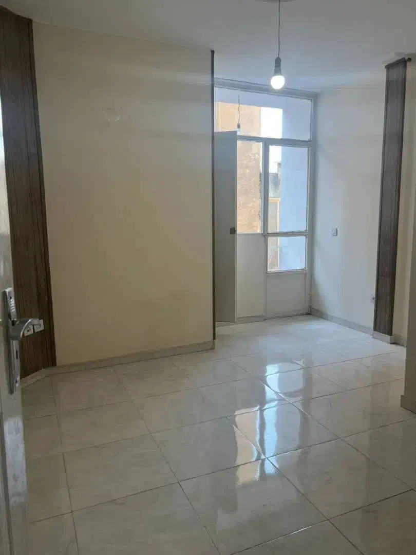 ۵۲متر*طبقه اول سندی(آذربایجان رودکی)مترونواب