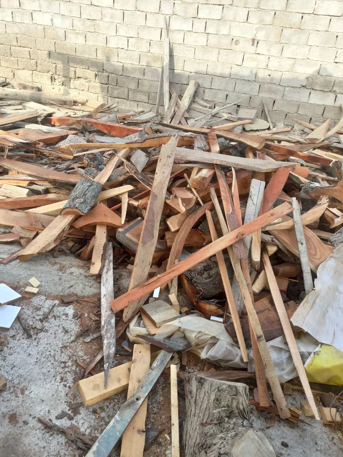 چوب ذغالی فروشی و چوب برش|خدمات پیشه و مهارت|چابهار, |دیوار