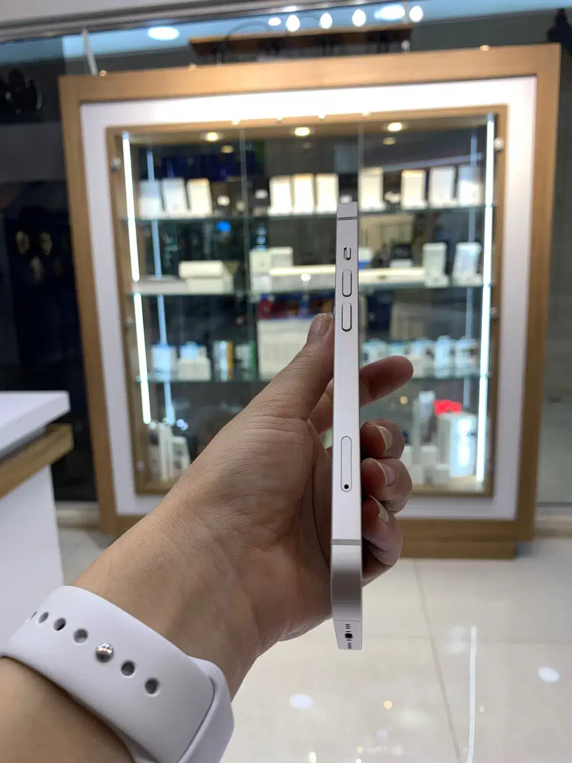 گوشی ۱۳ نرمال بسیار تمیز|موبایل|کرج, عظیمیه|دیوار