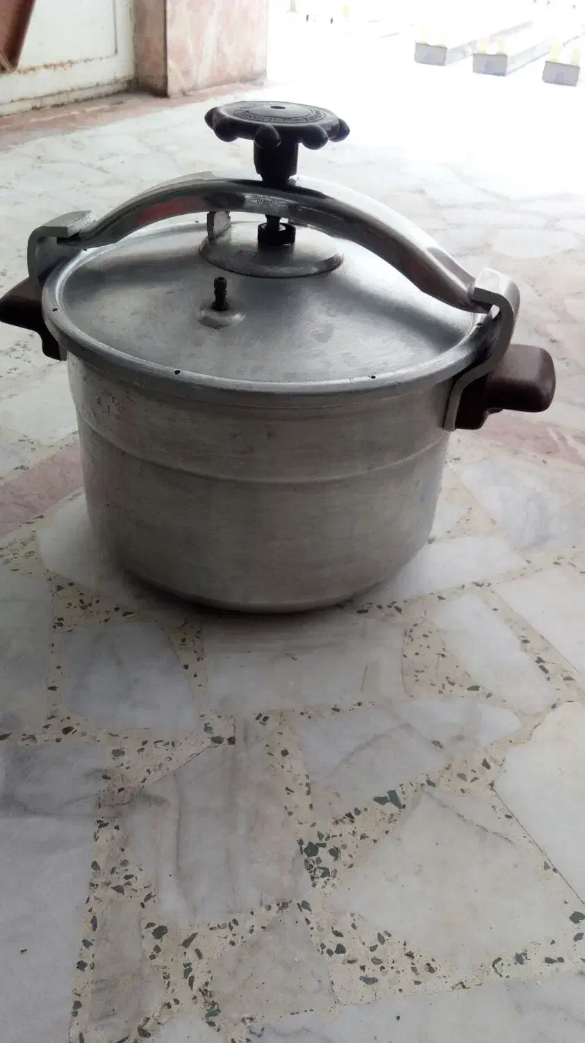 زود پز یا ارام پز. 6 لیتری|ظروف پخت‌وپز|رشت, بلوار گیلان|دیوار