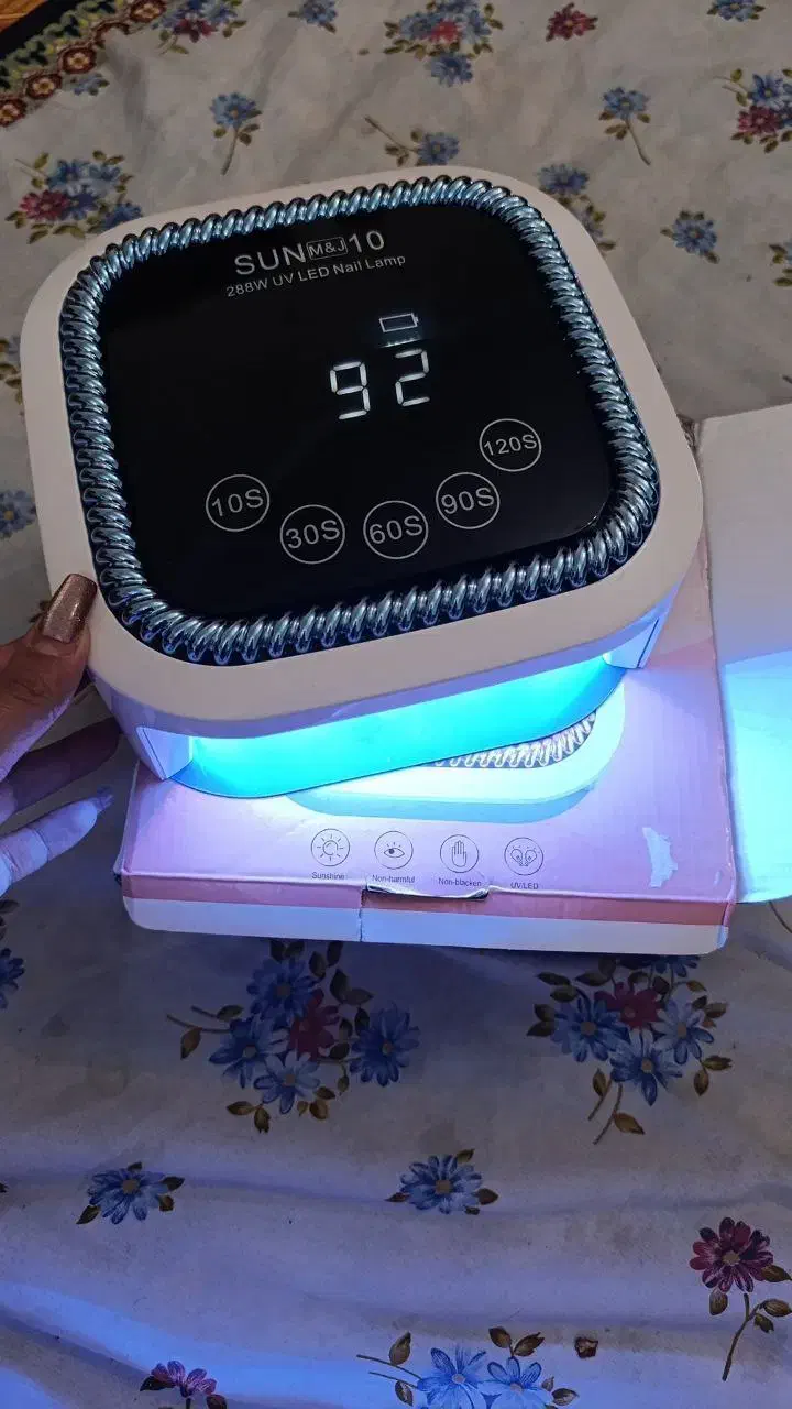 یووی|آرایشگاه و سالن‌های زیبایی|تربت جام, والفجر|دیوار