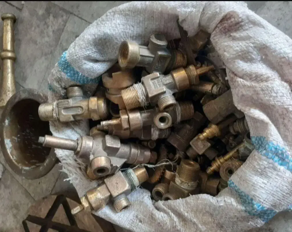 فروش خریدار ضایعات در تمام نقاط تهران و کرج|عمدهفروشی|فردیس, قریشی|دیوار