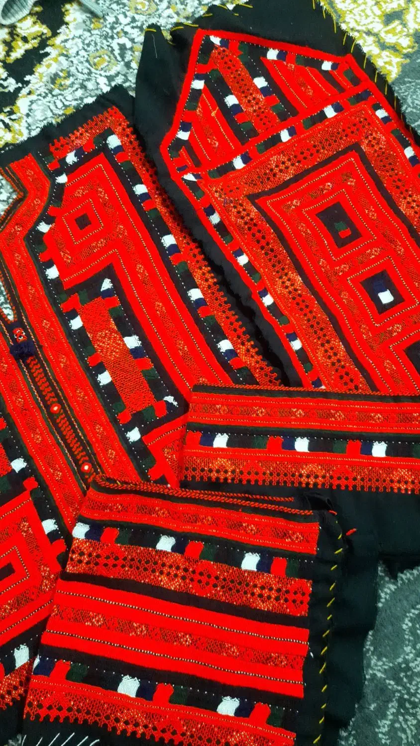 زی استین گدین|لباس|سراوان, |دیوار