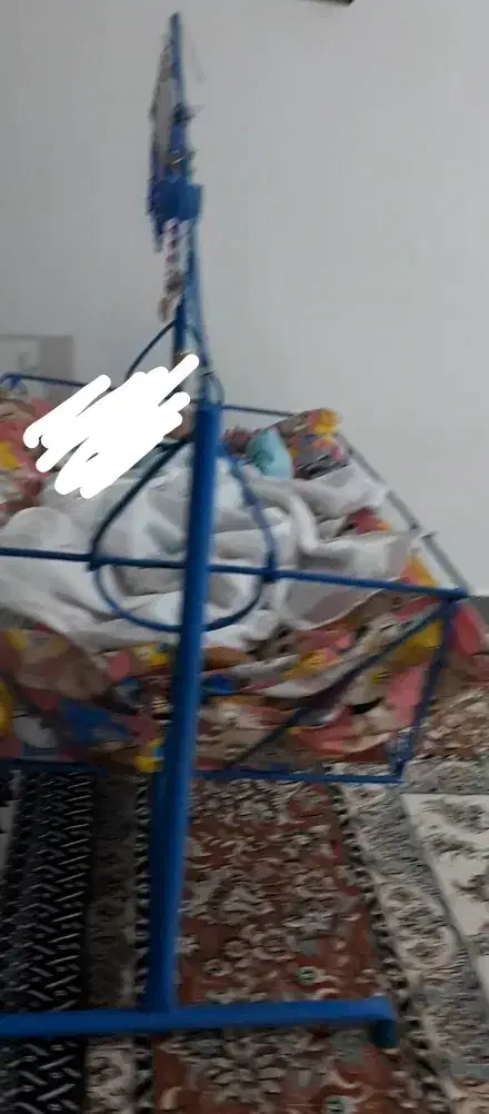 گهواره آهنی|اسباب و اثاث بچه|سوری, |دیوار