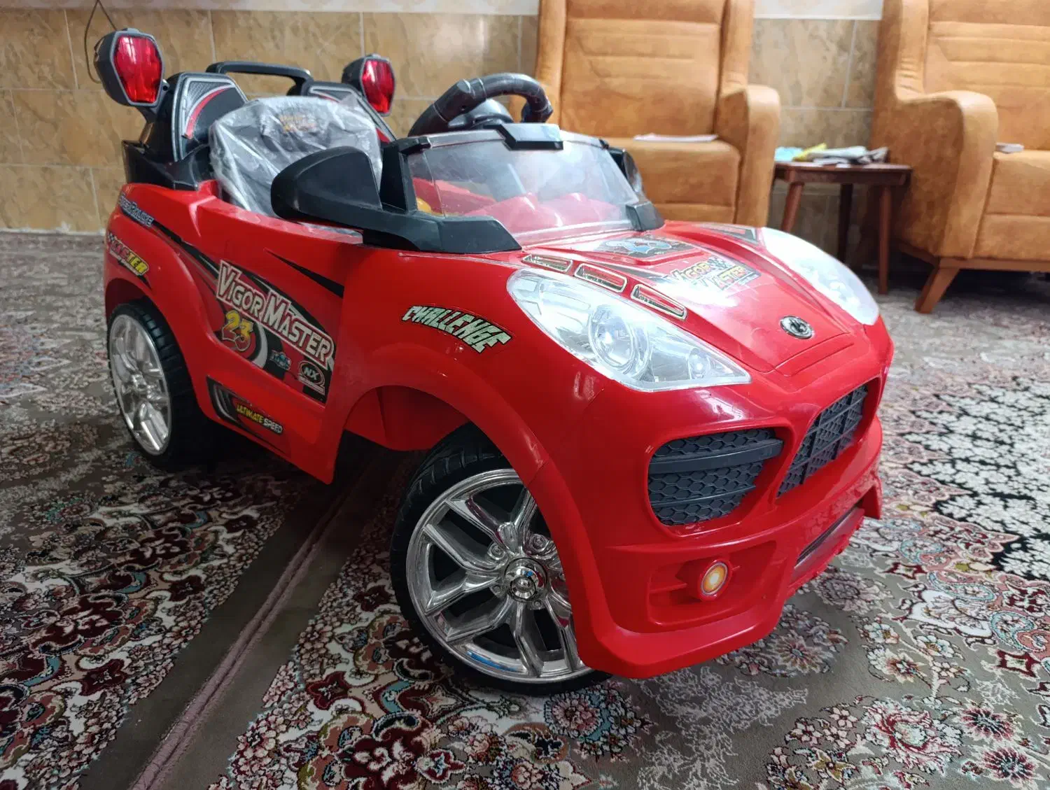 ماشین شارژی سالم سالم و آماده استفاده سفارش اروپا|اسباببازی بچه|شیراز, کاراندیش|دیوار