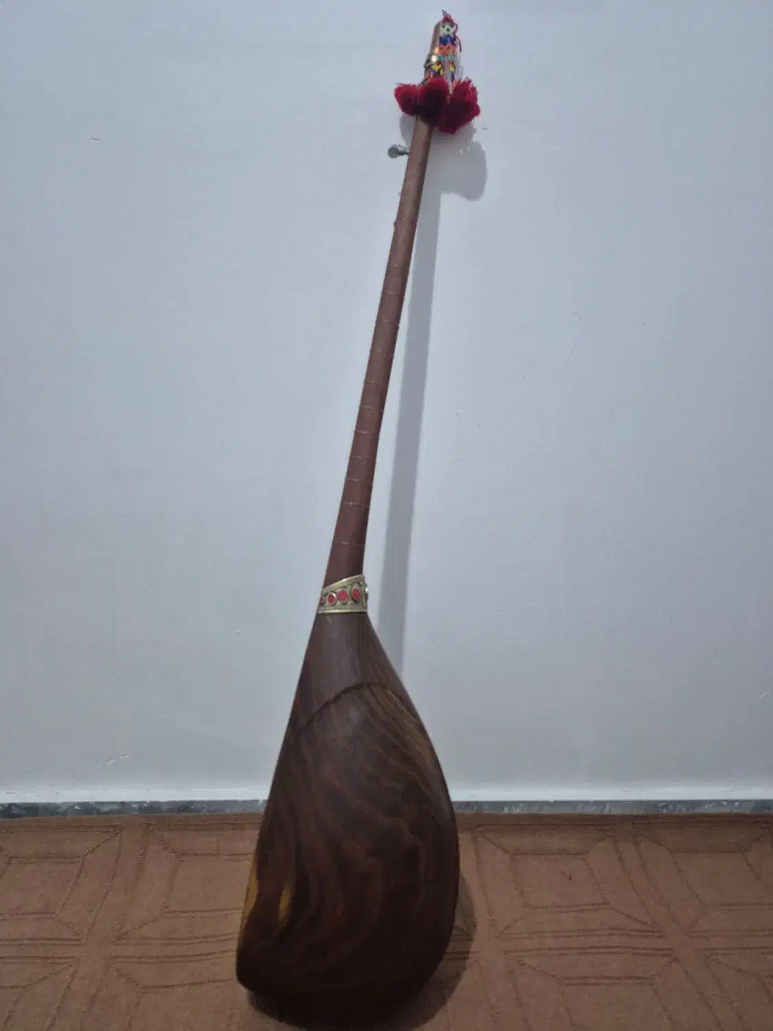 دوتار فروشی|سازهای سنتی|اسفراین, |دیوار