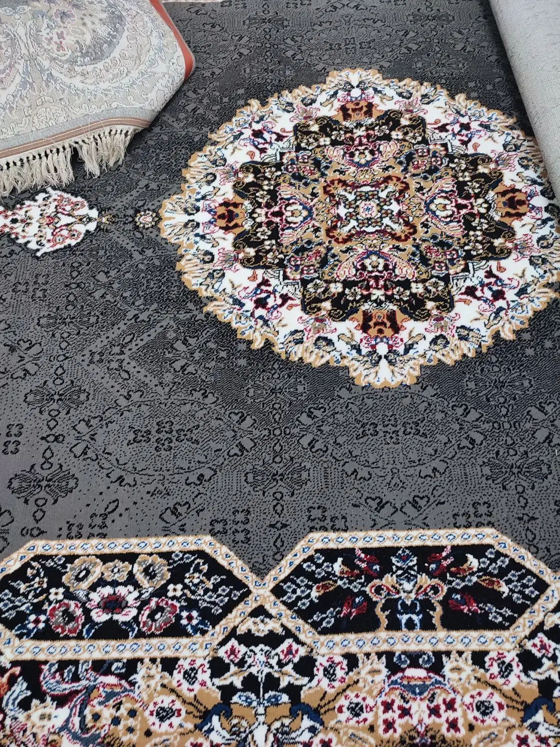 فرش|فرش|قم, شاه احمد قاسم|دیوار