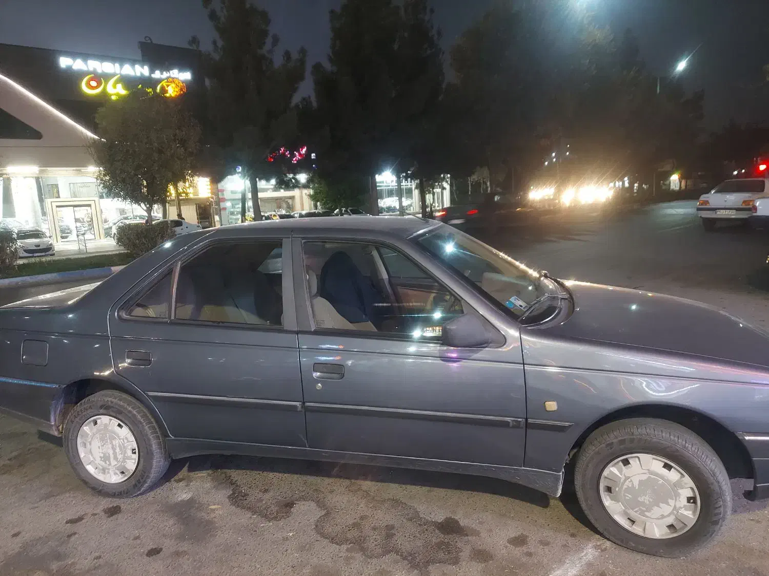 پژو ۴۰۵  مدل ۹۸ دوگانه فابریک|خودرو سواری و وانت|شاهین‌شهر, حافظ جنوبی|دیوار