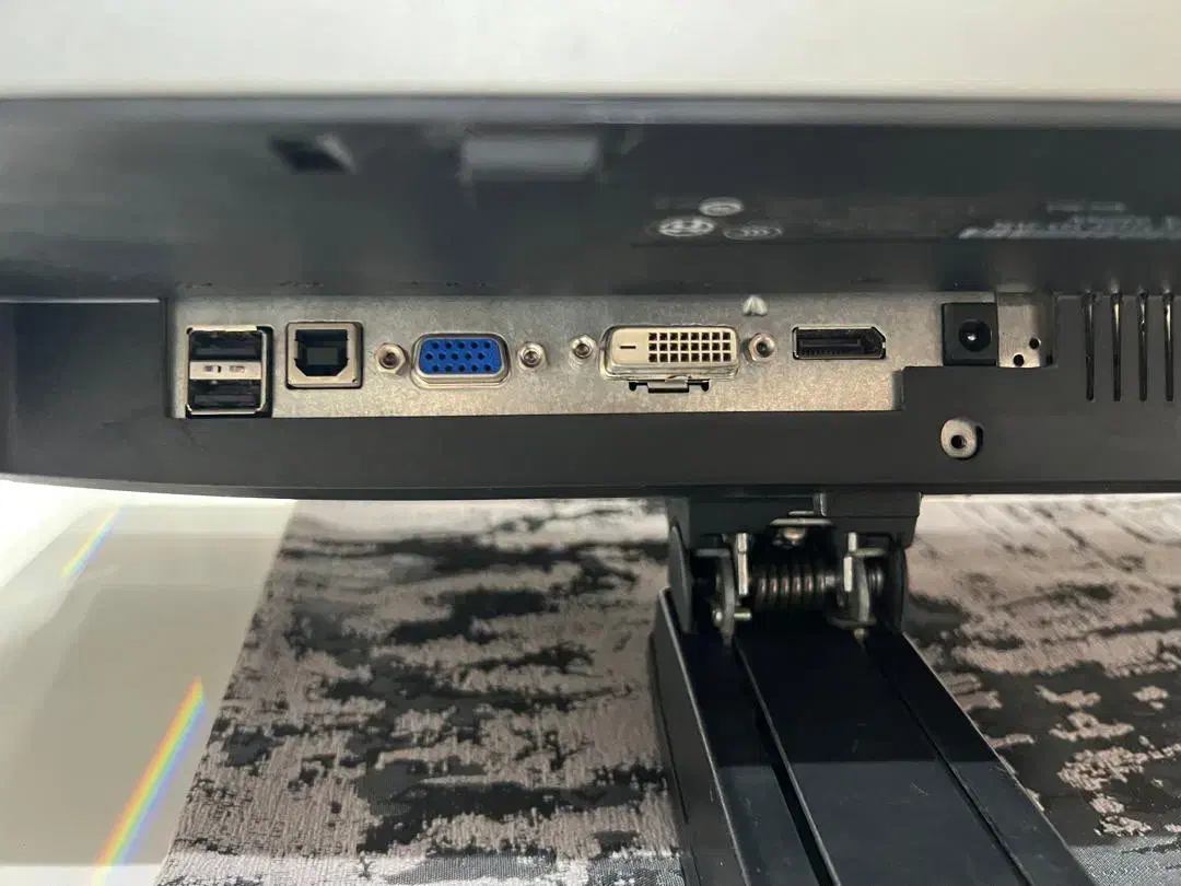 مانیتور برند dell|قطعات و لوازم جانبی رایانه|فردیس, منظریه|دیوار