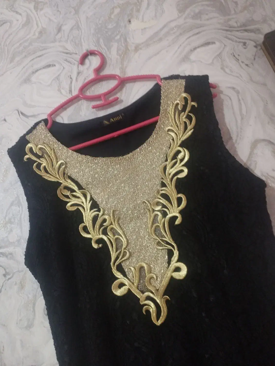 لباس مجلسی|لباس|اصفهان, مصلی|دیوار