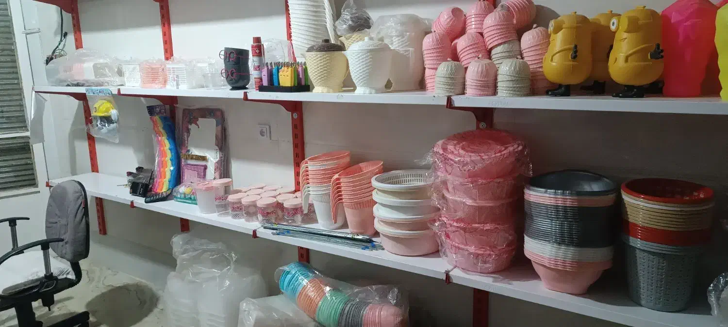 فروش کلی وسایل پلاستیک فروشی|ظروف نگهدارنده، پلاستیکی، یک‌بارمصرف|سنندج, |دیوار