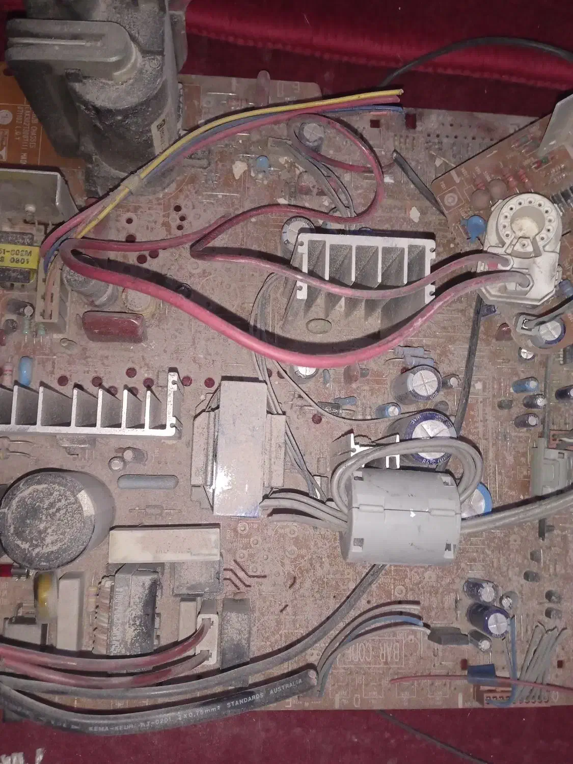 تلوزیون قدیمی|کلکسیون اشیاء عتیقه|کرمانشاه, |دیوار