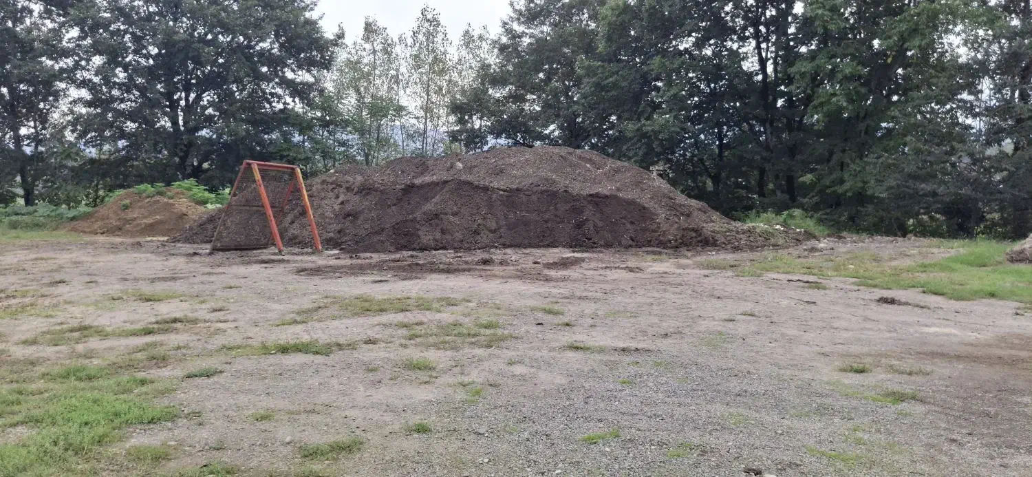 خاک باغچه مرغوب و درجه ۱|خدمات باغبانی و درختکاری|رشت, لاکان|دیوار