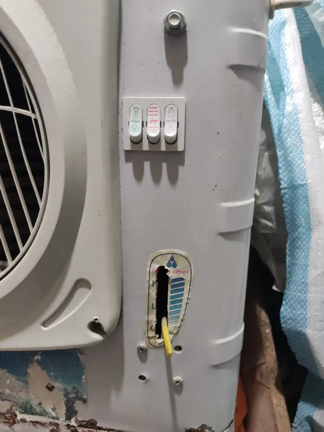 کولر آبی|کولر آبی|رشت, پیرکلاچای|دیوار