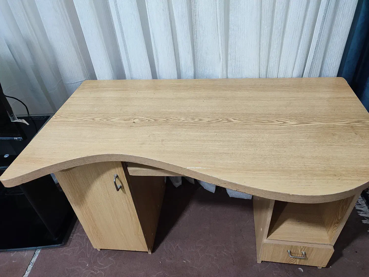 سوسنگرد|میز تحریر و کامپیوتر|سوسنگرد, |دیوار