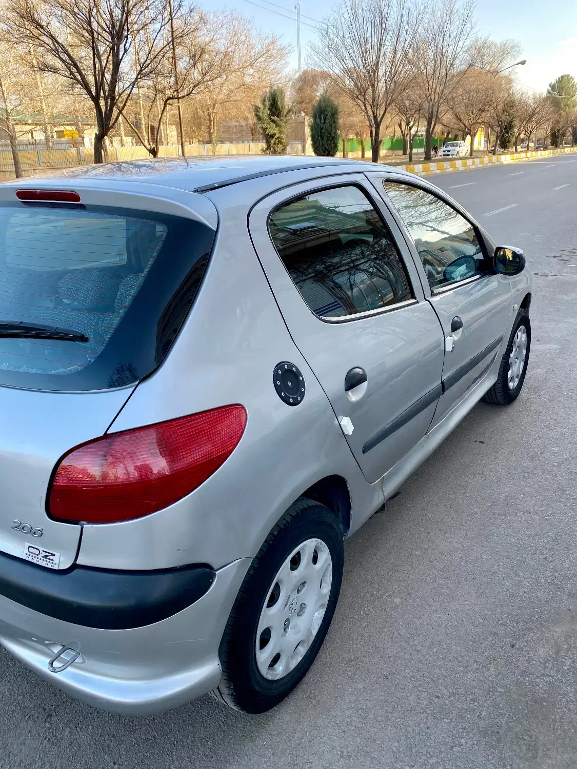 ماشین ۲۰۶ مدل ۸۴ رخ ۹۴|خودرو سواری و وانت|الوند, |دیوار