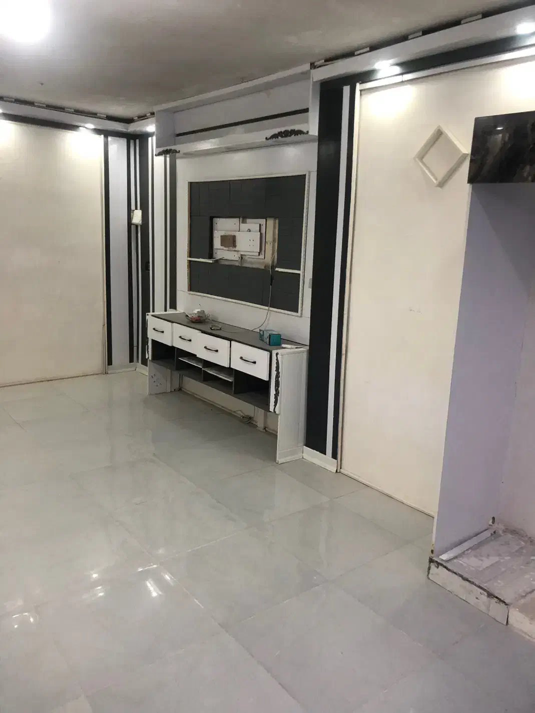 آپارتمان ۷۰متری طبقه سوم حاشیه خیابون|فروش آپارتمان|مشهد, حضرت حجت|دیوار