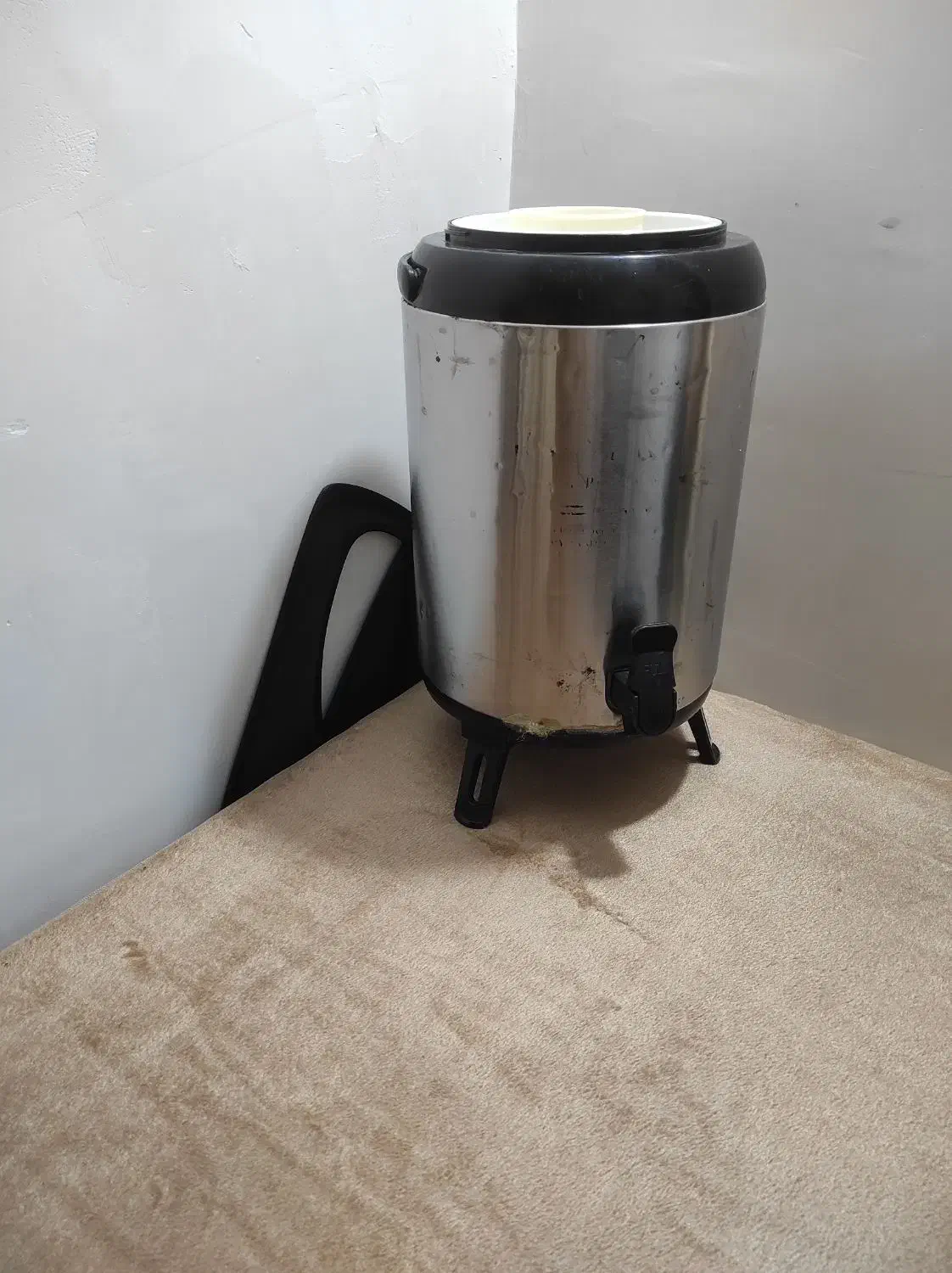 کلمن سالم|ظروف پخت‌وپز|رشت, نخودچر|دیوار