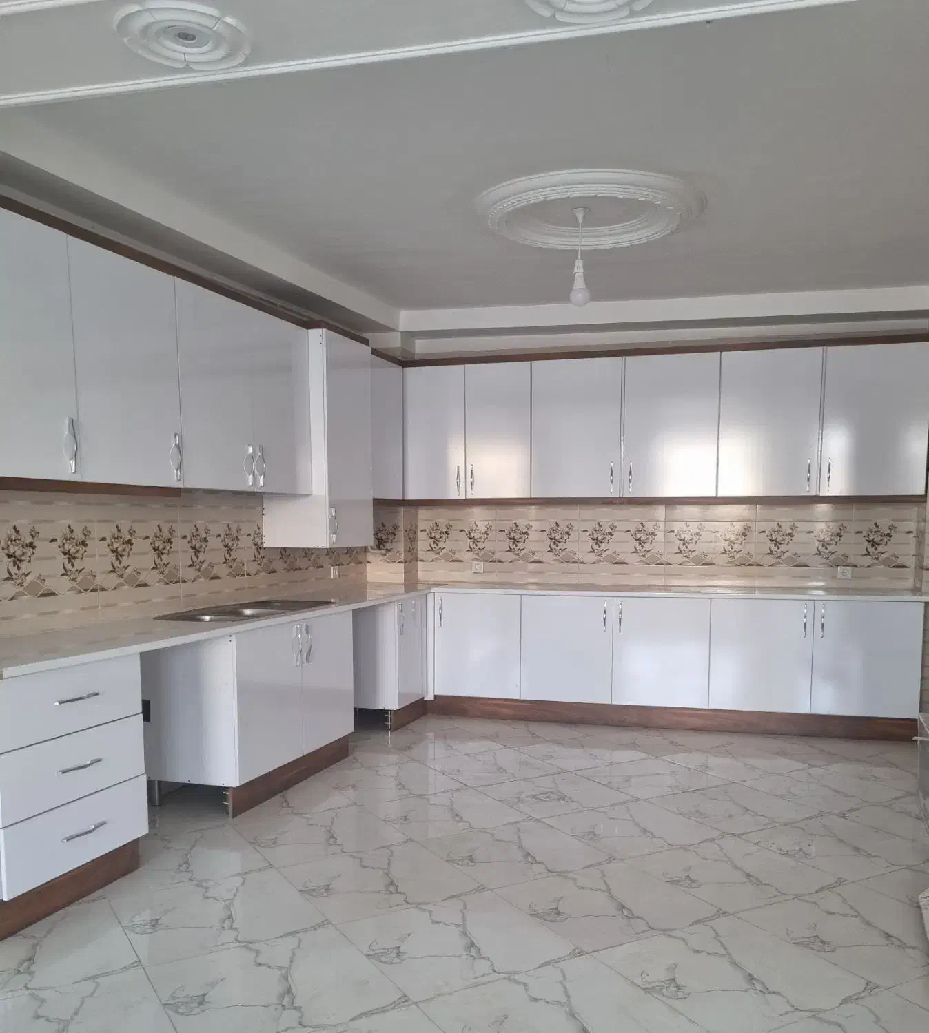 آپارتمان نوساز تکمیل تک واحدی ۱۳۱ متر|فروش آپارتمان|میانه, |دیوار