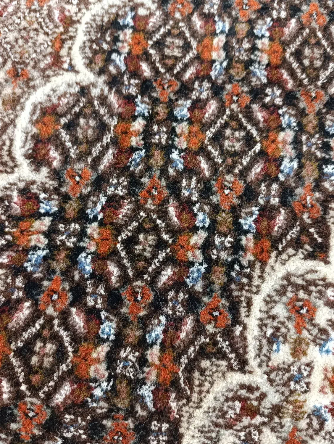 قالیچه دستباف زر نیم ماهی|فرش|خوی, |دیوار