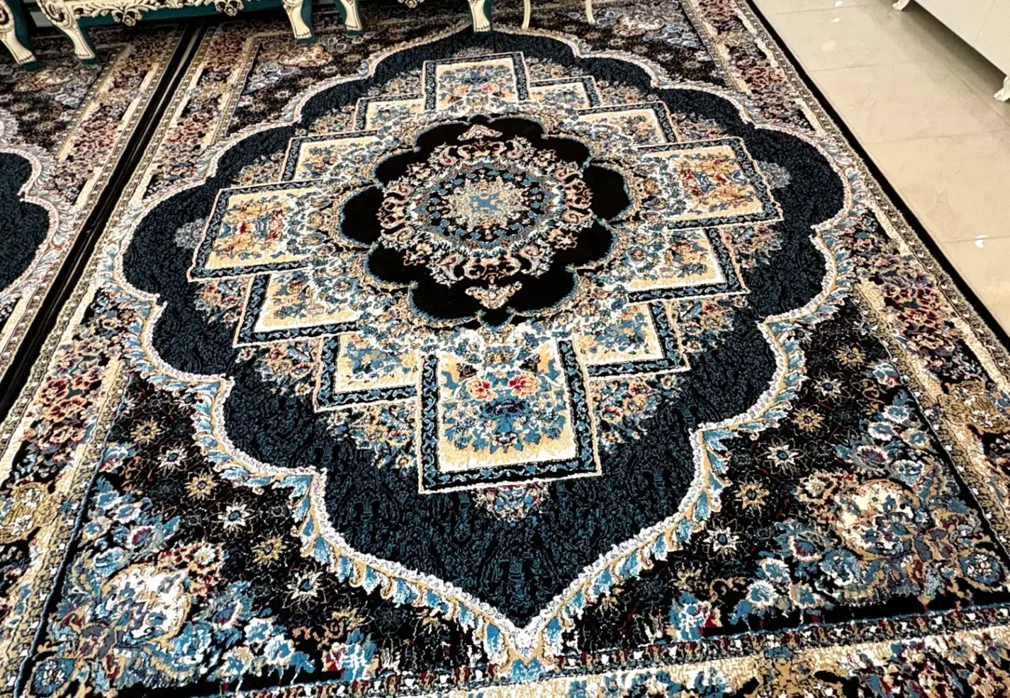 فرش|فرش|نیشابور, دارایی|دیوار