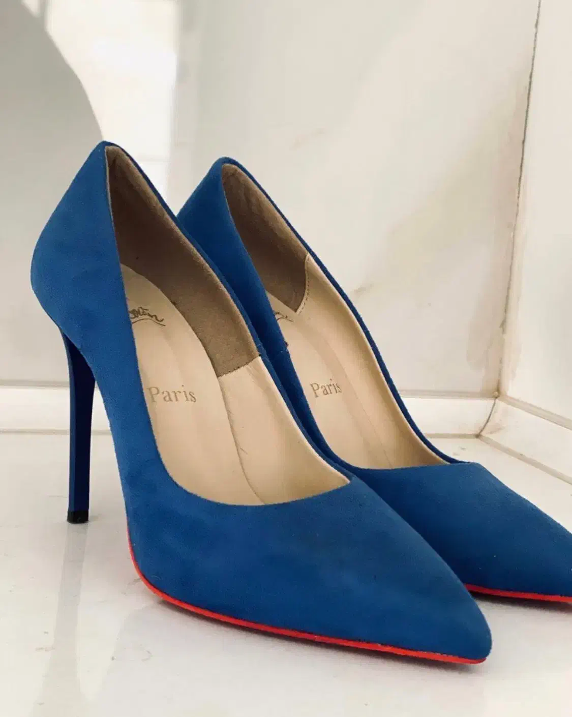 کفش|کیف، کفش، کمربند|اصفهان, خواجو|دیوار