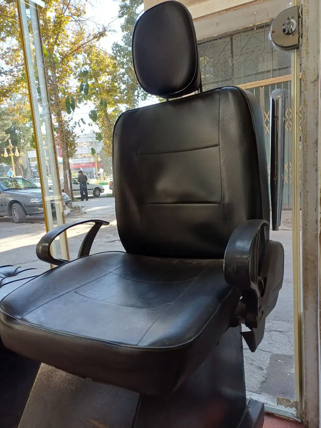 صندلی اصلاح|آرایشگاه و سالنهای زیبایی|بروجرد, |دیوار