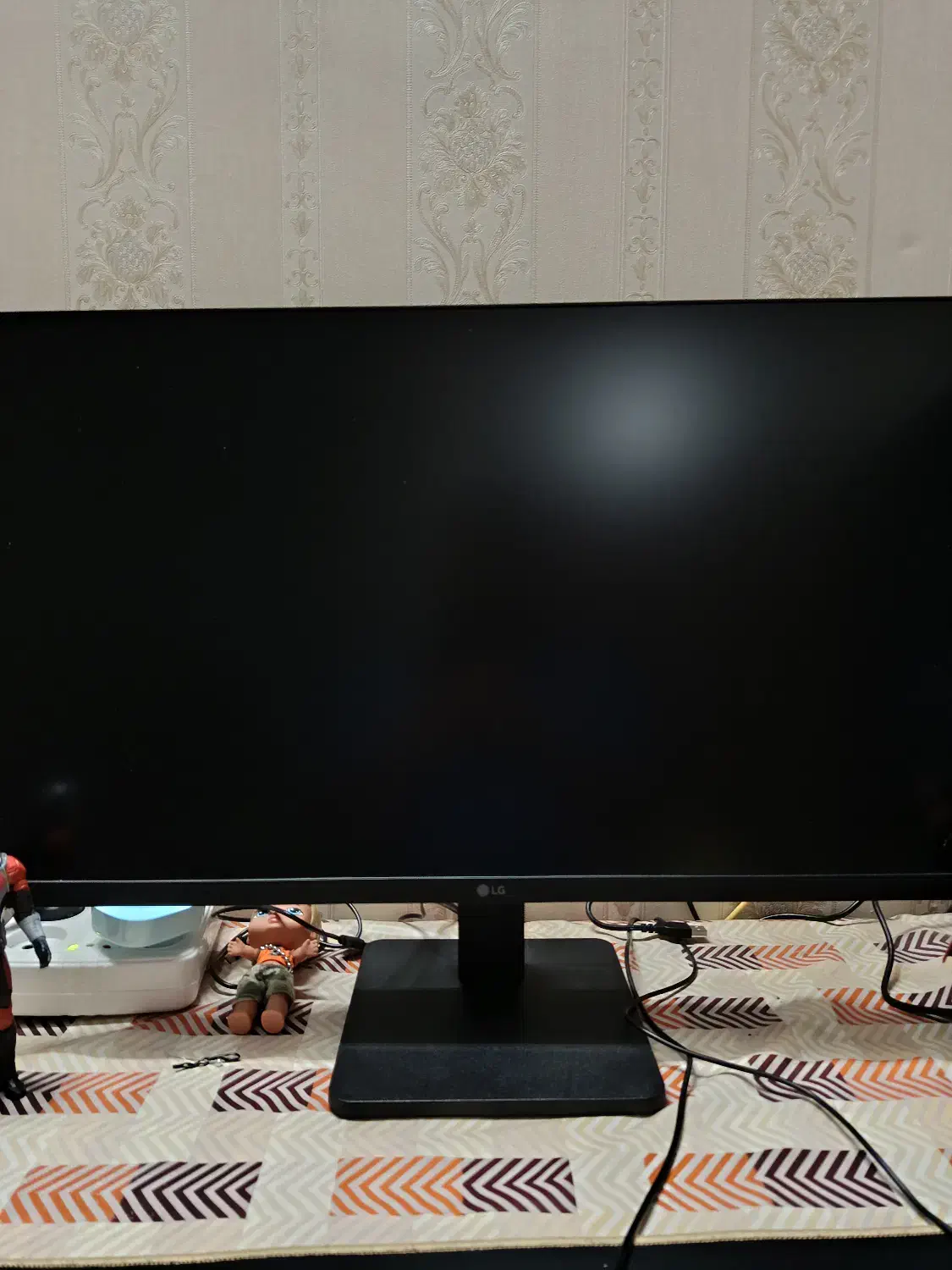 مانیتور LG 27|قطعات و لوازم جانبی رایانه|مشهد, شهرک رازی (شهرک غرب)|دیوار