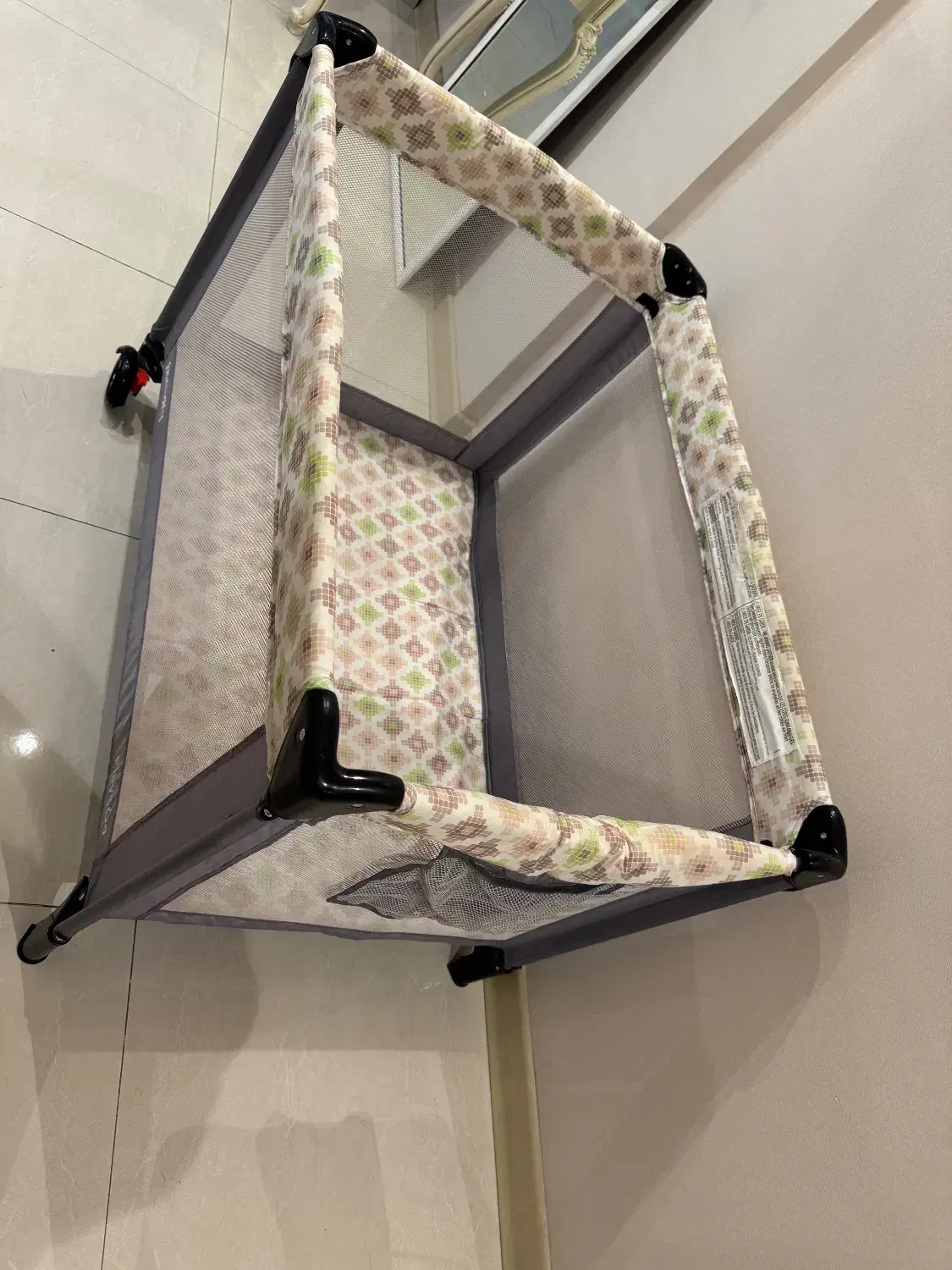 گهواره و تخت تاشو|تخت و سرویس خواب|شیراز, مبعث|دیوار