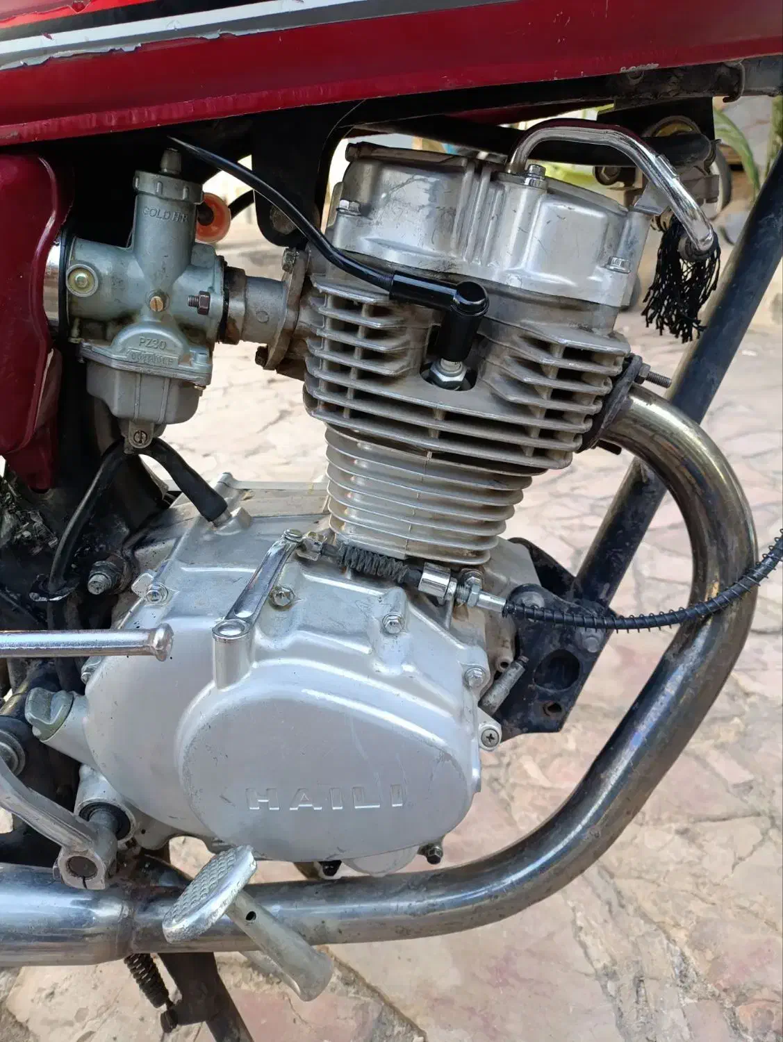 موتور|موتورسیکلت|بم, |دیوار