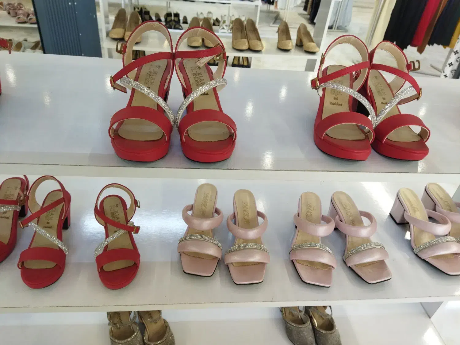 انواع کفش راحتی زنانه و دخترانه|کیف، کفش، کمربند|شاندیز, |دیوار