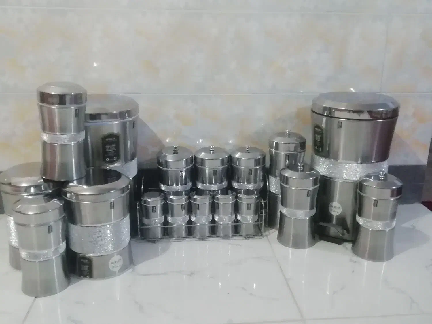 فروش جا ادویه|ظروف نگهدارنده، پلاستیکی، یک‌بارمصرف|مرودشت, ابوذر جنوبی|دیوار