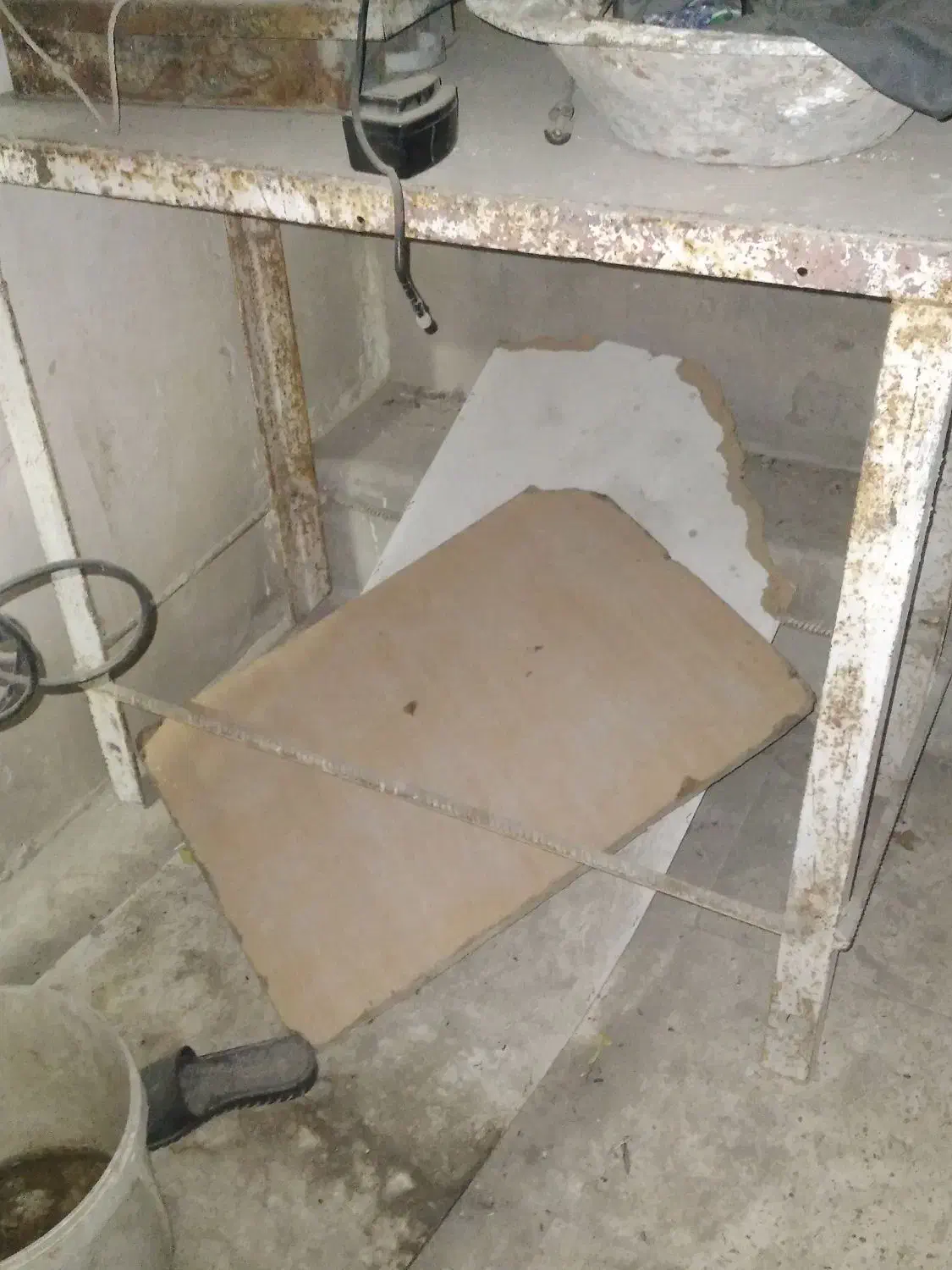 کمد آهنی و میز آهنی|جاکفشی، کمد، دراور|بندرعباس, |دیوار