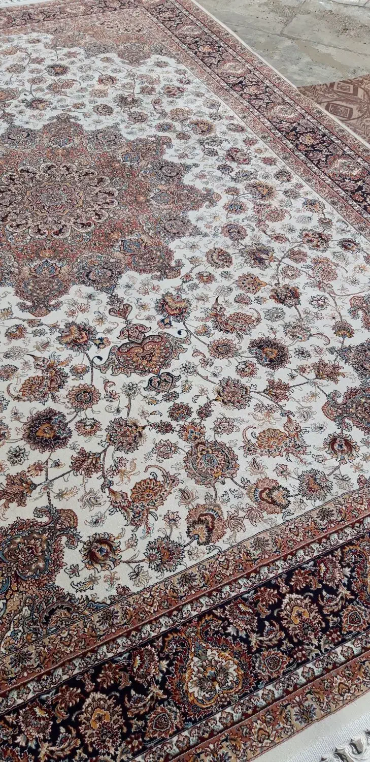 یک جفت فرش ۹متری ۷۰۰ شانه در حد نو و موکت|فرش|ساوه, |دیوار