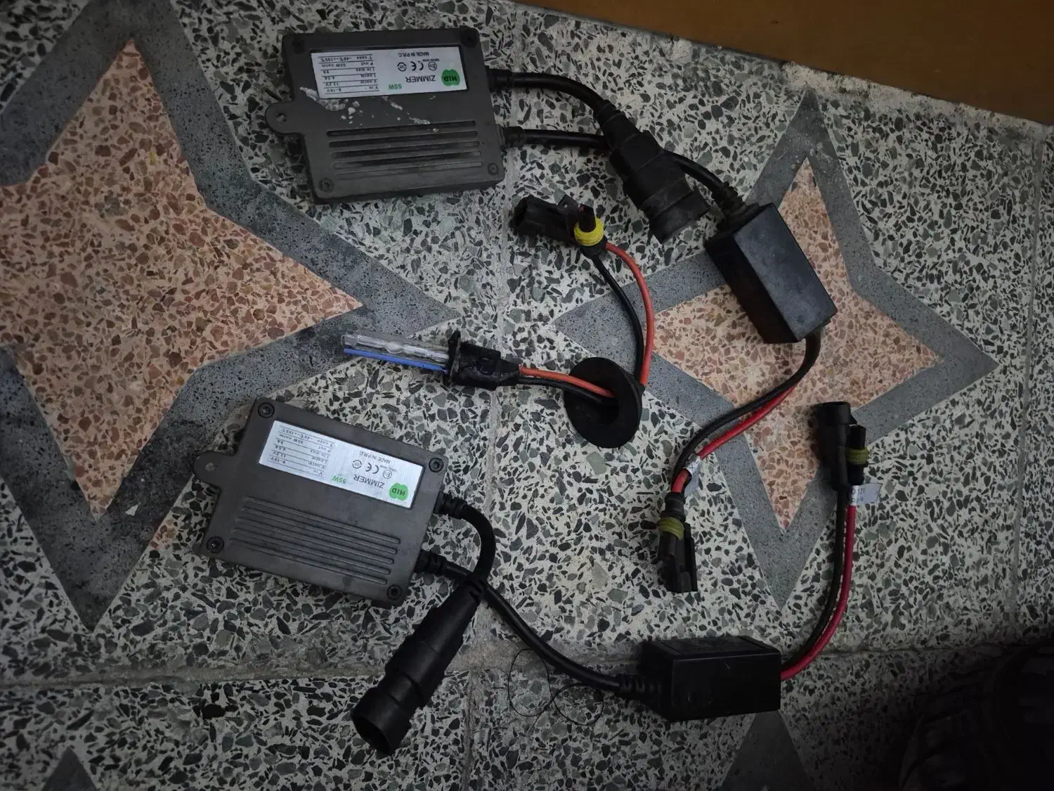 لامپ زنون|قطعات یدکی و لوازم جانبی|رشت, معلولین|دیوار