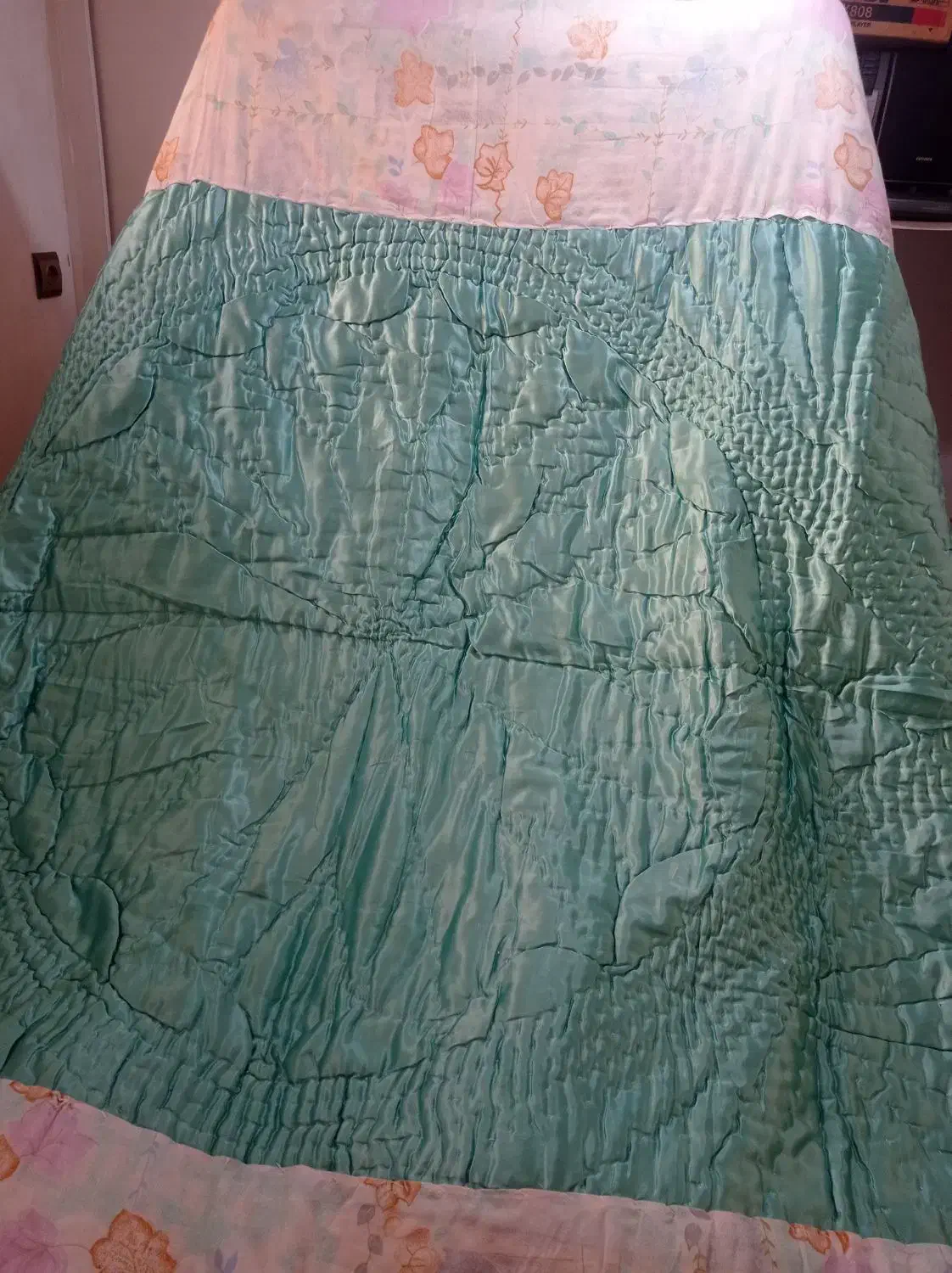 لحاف و تشک|رختخواب، بالش، پتو|فردیس, شهرک سپاه|دیوار