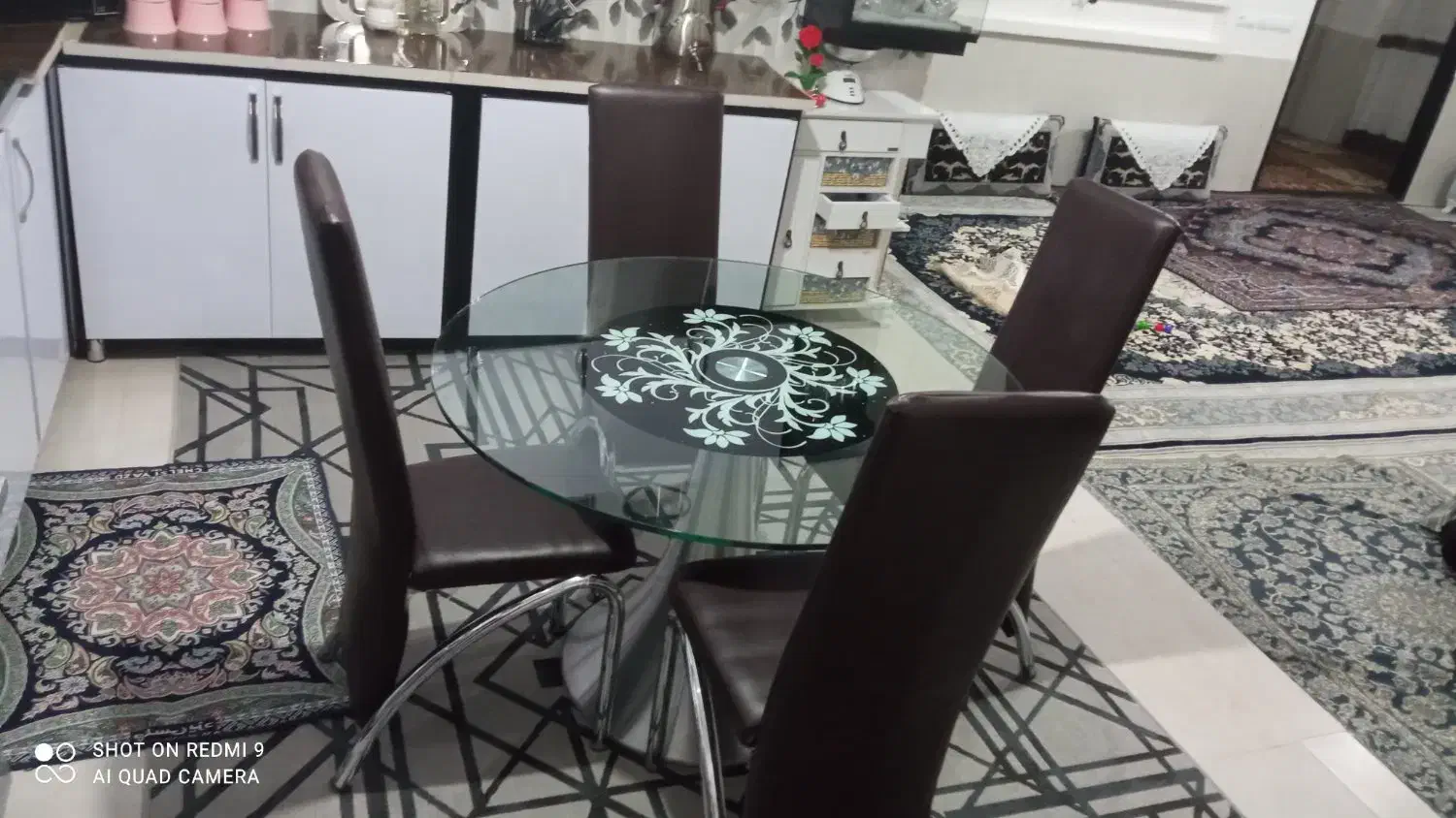 میز ناهار خوری|میز و صندلی غذاخوری|میان ولایت, |دیوار