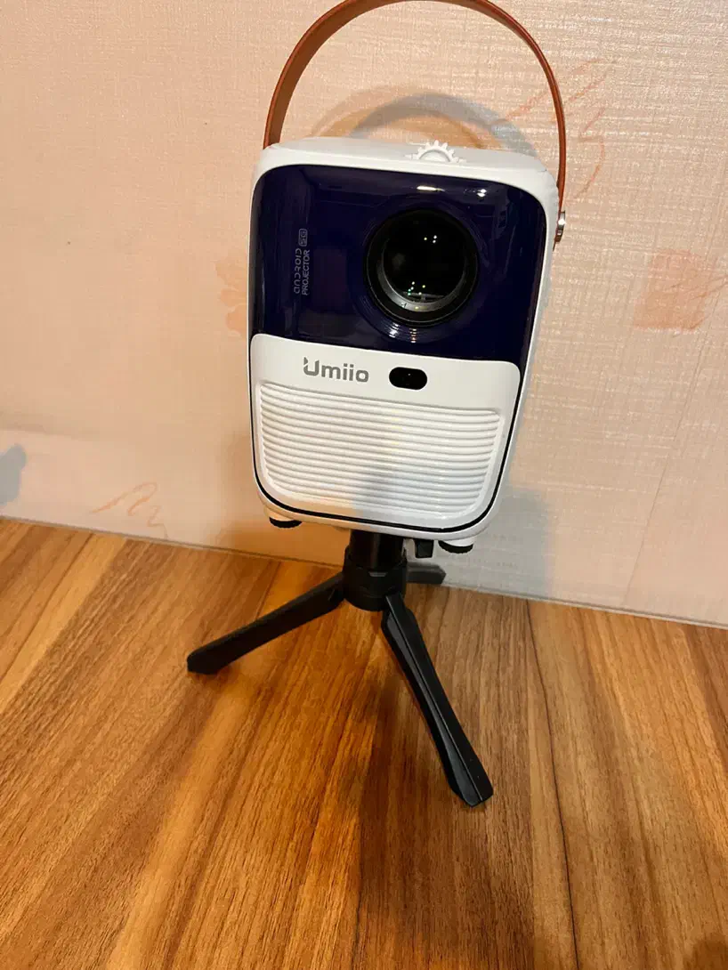 ویدیو پروژکتور یومیو مدل q2|تلویزیون و پروژکتور|تهران, صادقیه|دیوار