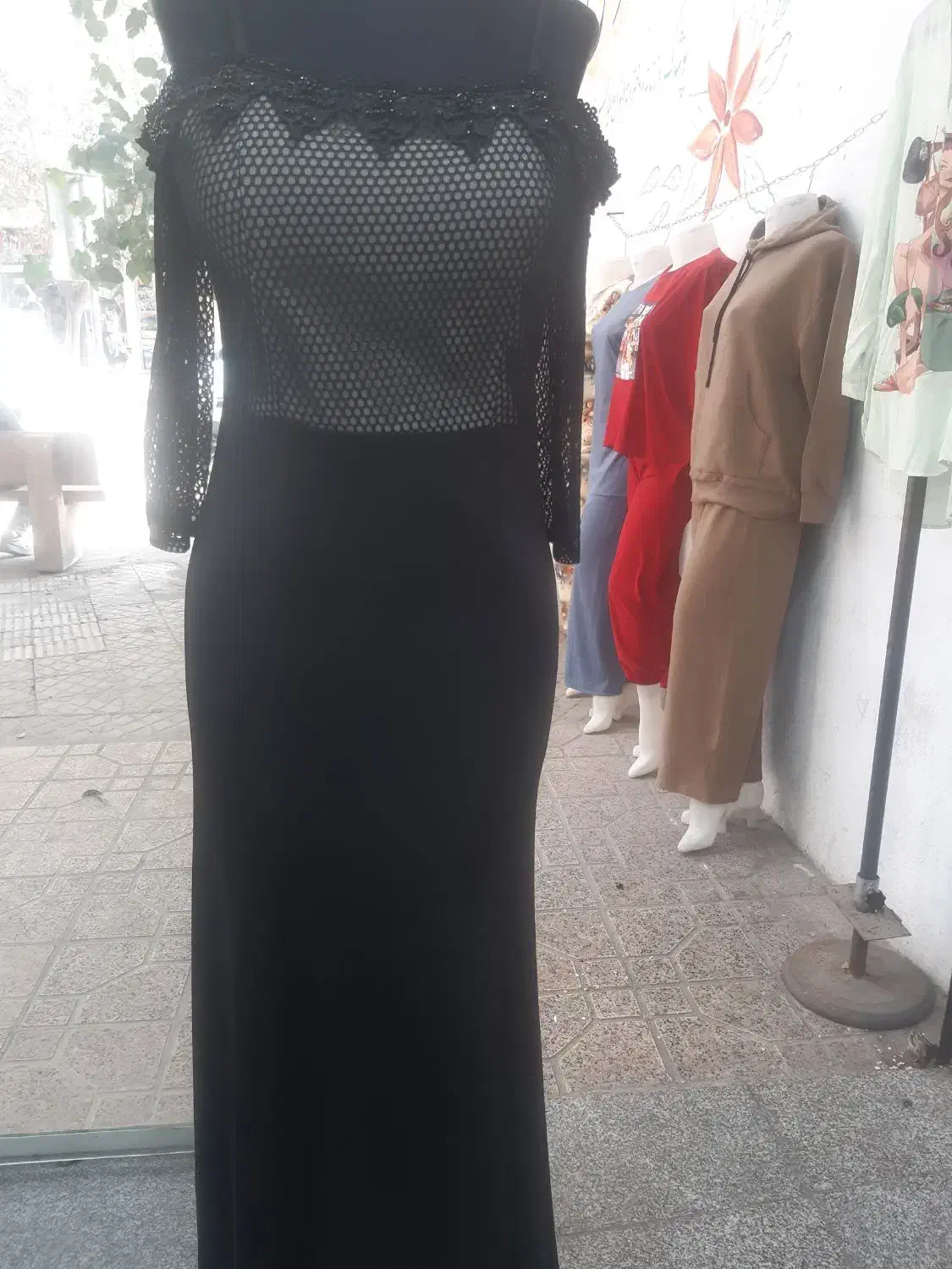 لباس مجلسی|لباس|ری, جوانمرد قصاب|دیوار