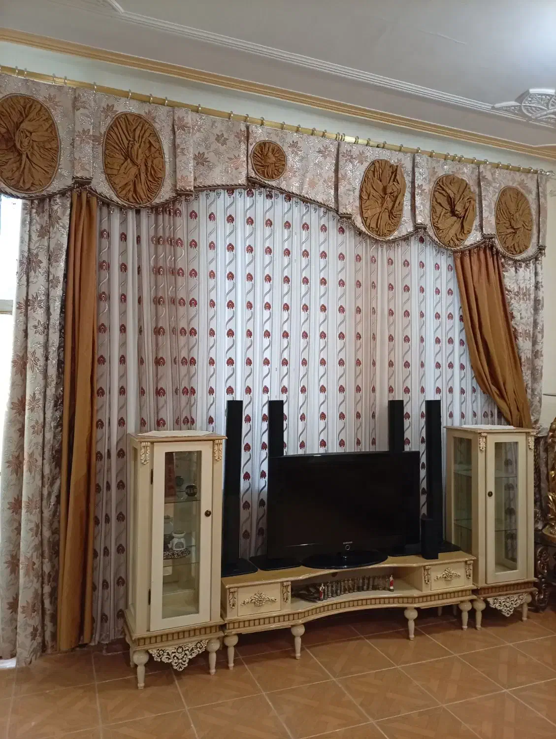 تلویزیون سامسونگ کامل نو|تلویزیون و پروژکتور|آبدانان, |دیوار