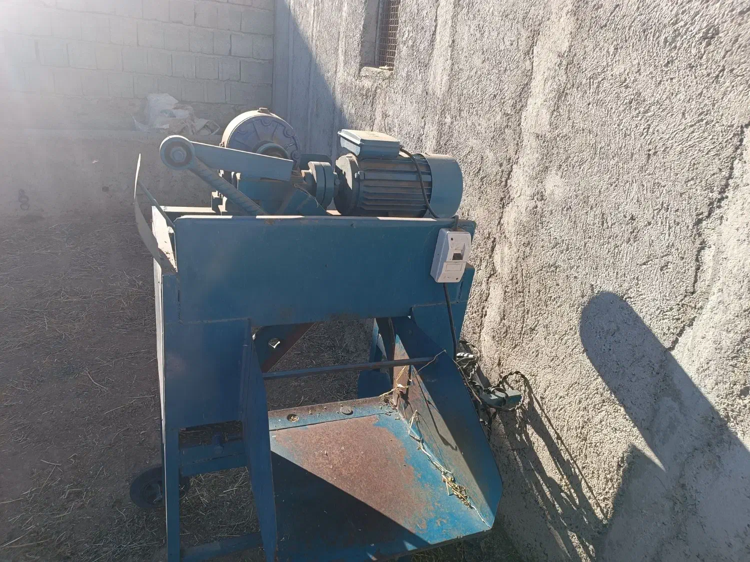 یک عدد چین برقی دینام بزرگ در حدنو فروش میرسد|ابزارآلات|انگوت, |دیوار