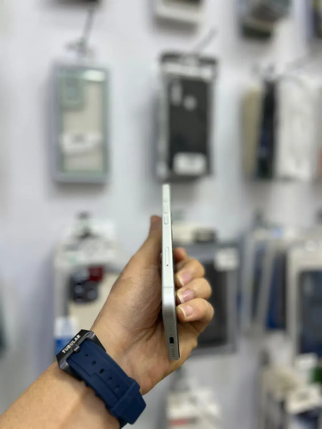 iPhone 16|موبایل|لشت نشا, |دیوار