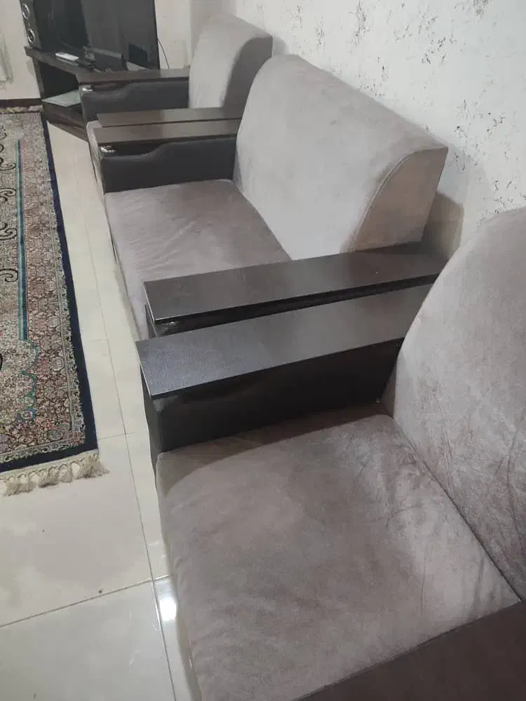 مبل ۷ نفره همراه با میز عسلی|مبلمان خانگی و میز عسلی|اهواز, کوی مهدیس|دیوار
